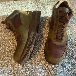 Men’s Nike ACG Green Suede Boots